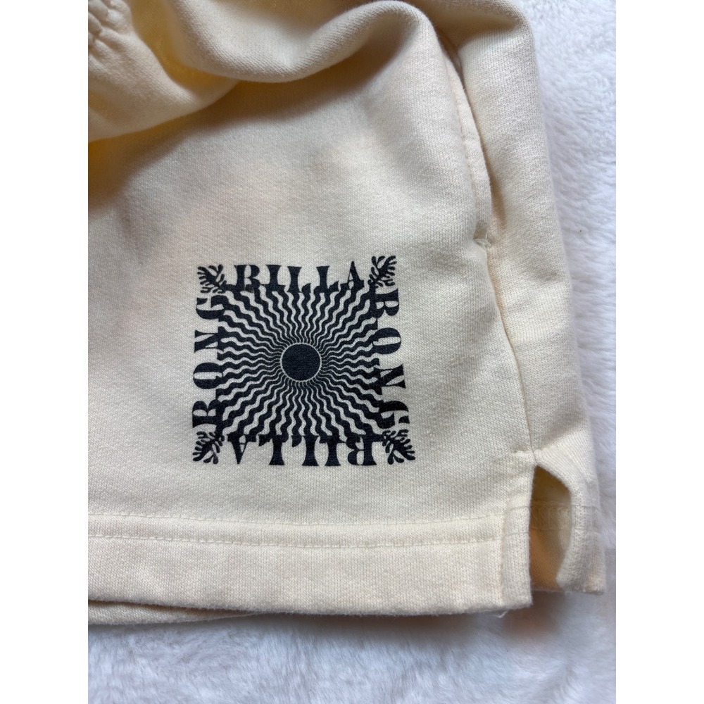 Billabong Womens Cream Fleece Sweat Shorts Graphic Logo Size Medium - Picture 2 of 4